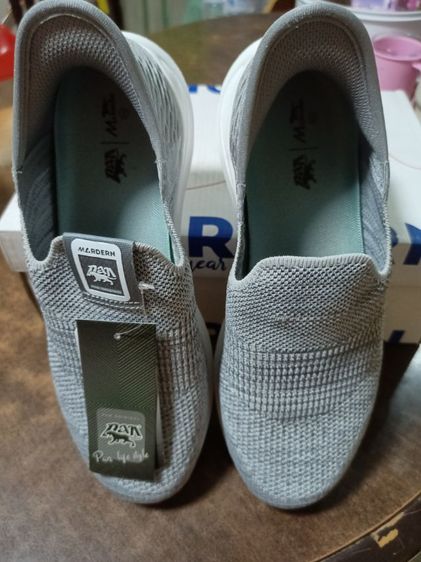 รองเท้าแพน รูปที่ 8