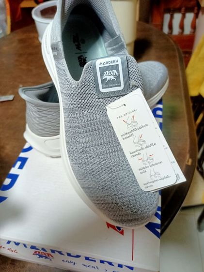 รองเท้าแพน รูปที่ 12