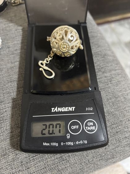 เครื่องเงินเก่า ตลับลายฉลุมีตอก 925