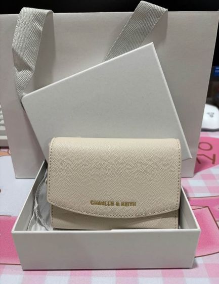 กระเป๋าสตางค์ Charles and  keith