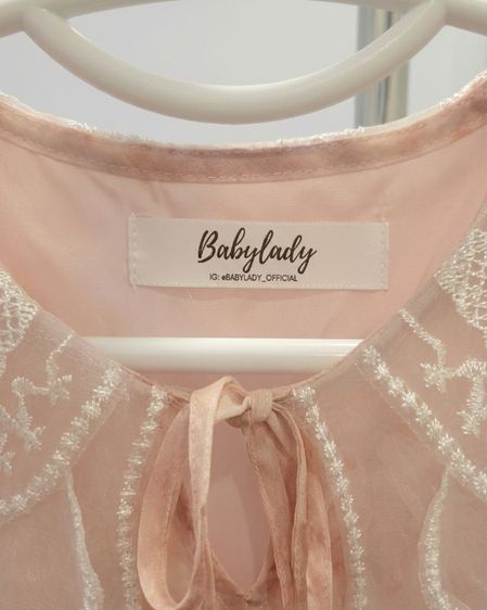 ​ส่งต่อเดรสยาวสุดหวาน size M ดีเทลแน่นทั้งตัวจากแบรนด์ Babylady มือ1 ไม่เคยใส่ค่ะ รูปที่ 4