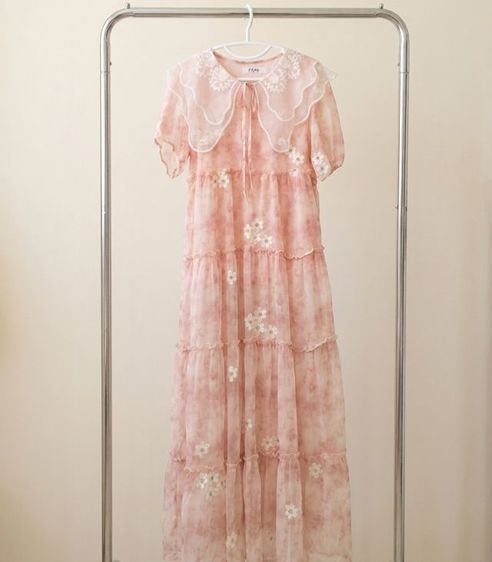 ​ส่งต่อเดรสยาวสุดหวาน size M ดีเทลแน่นทั้งตัวจากแบรนด์ Babylady มือ1 ไม่เคยใส่ค่ะ รูปที่ 2