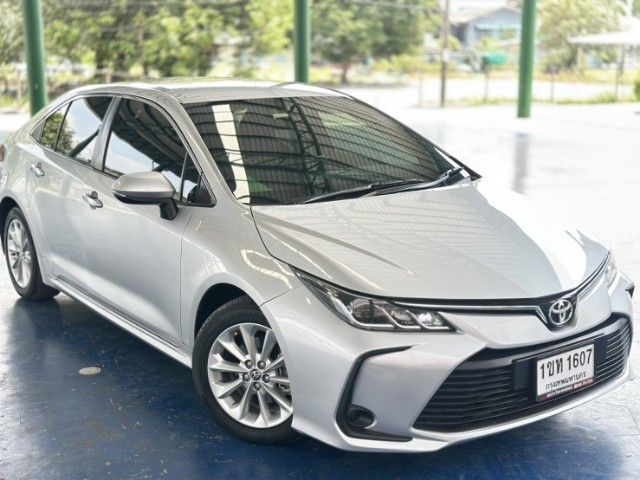 รถ Toyota Altis 1.6 G สี เงิน