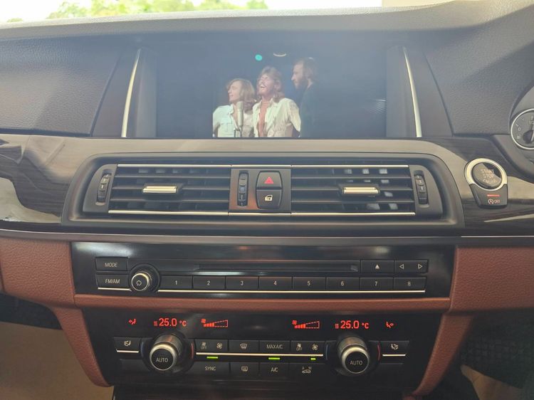 BMW Series 5 2015 528i Sedan เบนซิน เกียร์อัตโนมัติ น้ำตาล รูปที่ 4