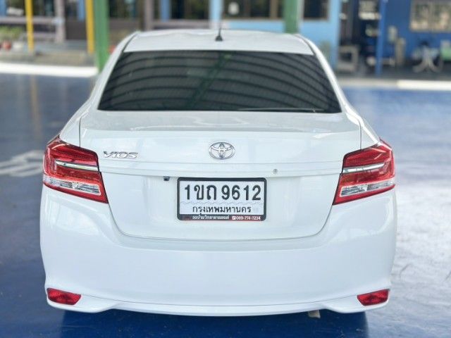 Toyota Vios 2020 1.5 Mid Sedan เบนซิน ไม่ติดแก๊ส เกียร์อัตโนมัติ ขาว รูปที่ 3