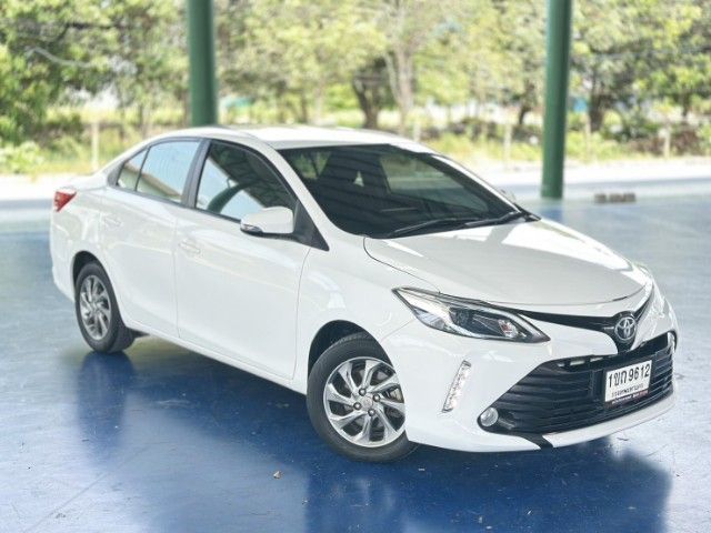 Toyota Vios 2020 1.5 Mid Sedan เบนซิน ไม่ติดแก๊ส เกียร์อัตโนมัติ ขาว รูปที่ 4