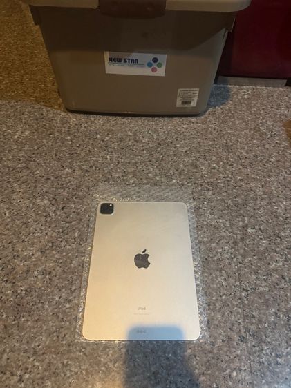 ขายiPadPro11นิ้วสีSilverและดำ128กิ๊กจอไม่เหลืองหายากมากๆใช้งานดีถูกมากก รูปที่ 2