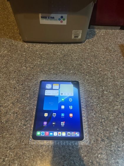 ขายiPadPro11นิ้วสีSilverและดำ128กิ๊กจอไม่เหลืองหายากมากๆใช้งานดีถูกมากก