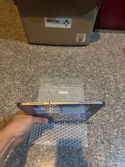 ขายๆๆถูกๆiPadPro11นิ้วสีดำ256กิ๊กWifi Celluer ใส่ซิมได้ไร้รอยตกจอไม่เหลืองหายากคับสภาพสวยๆใช้งานดีถูกๆ รูปที่ 3