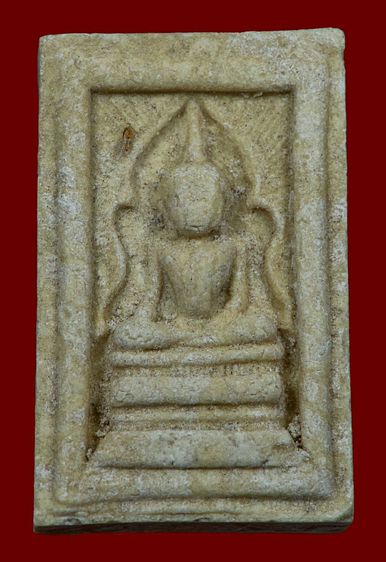 พระแหวกม่านหลวงพ่อกวย