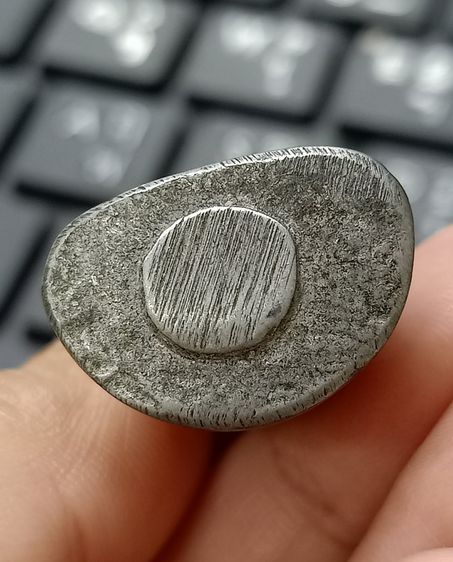 หลวงพ่อเงินพิมพ์นิยมเนื้อเงินยวง รูปที่ 5