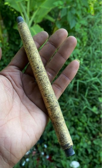 ตะกรุดมหาระงับพอกผงลงรักปิดทองเก่า ๗นิ้ว รูปที่ 10