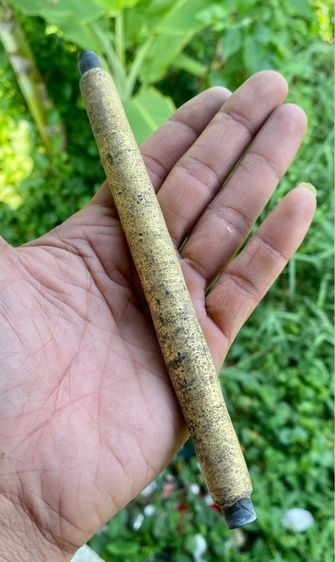 ตะกรุดมหาระงับพอกผงลงรักปิดทองเก่า ๗นิ้ว รูปที่ 11