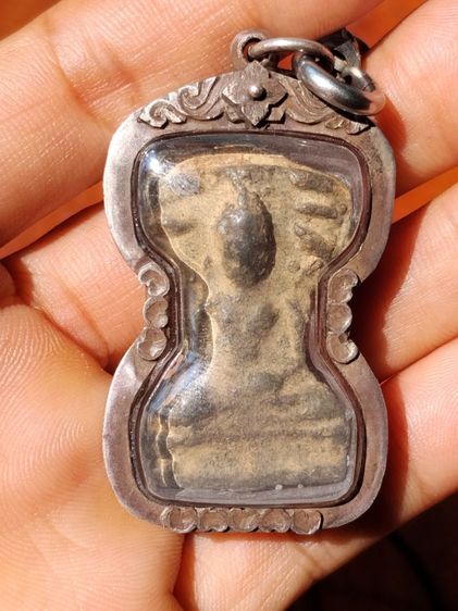 มเหศวรพิมพ์กลางชินเงินกรุวัดพระศรีมหาธาตุสุพรรณบุรี