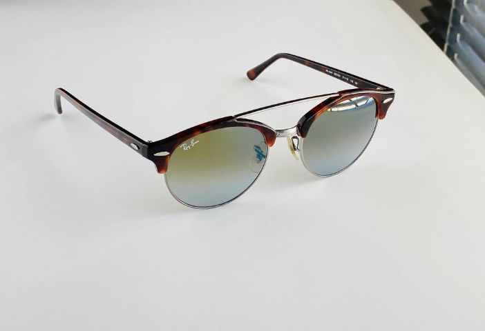 อื่นๆ แว่นตากันแดด 
แว่น RAY BAN
