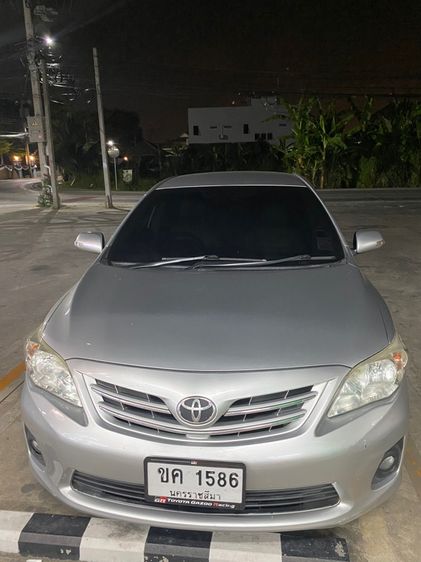 รถ Toyota Altis 1.6 G สี บรอนซ์เงิน