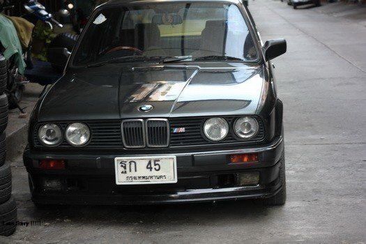 รถ BMW Series 3 318i สี ดำ