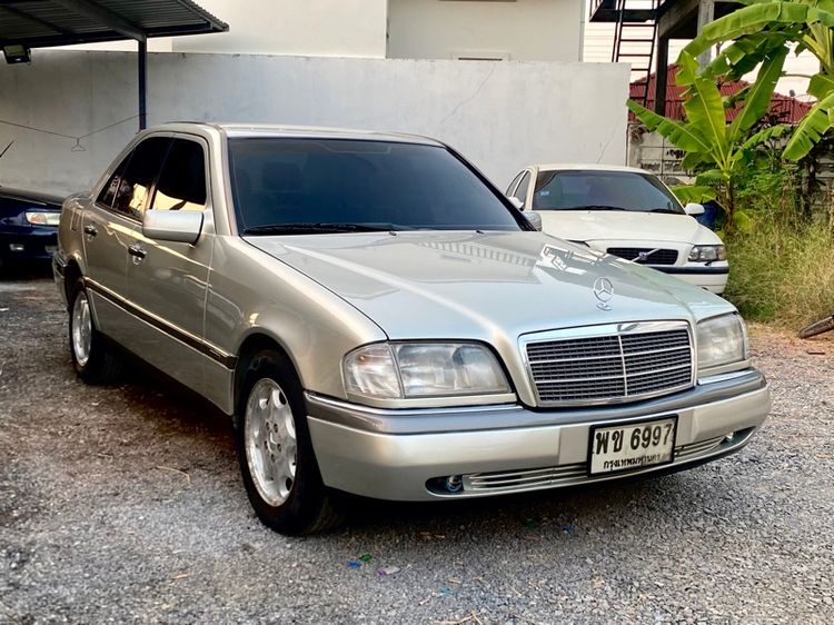 รถ Mercedes-Benz C-Class C220 สี บรอนซ์ทอง