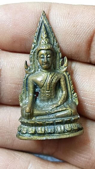 รูปหล่อทองเหลืองโบราณพระพุทธชินราช ตามภาพ