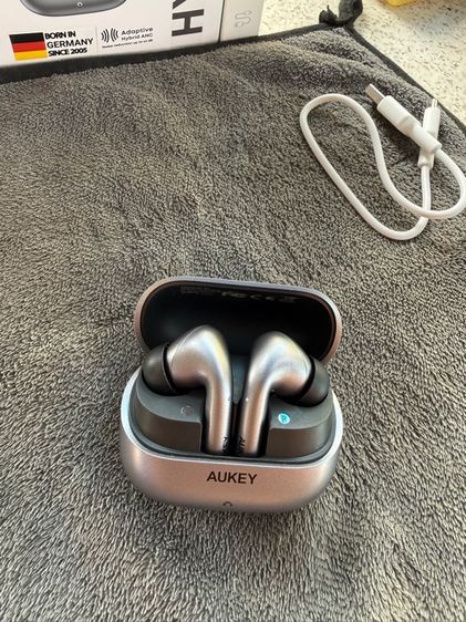 หูฟังบลูทูธ.  ยี่ห้อAUKEY