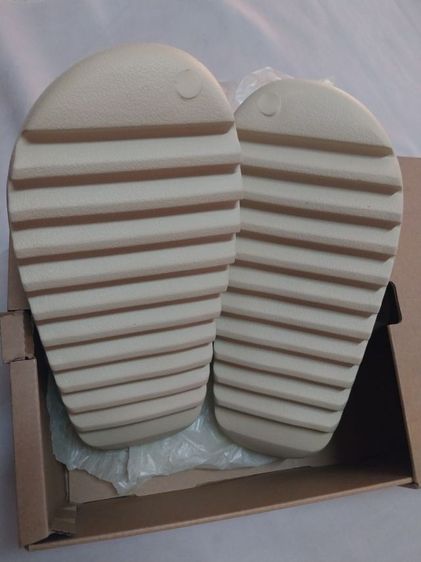 ขายรองเท้าแตะ adidas พร้อมกล่องใหม่ๆสีbone รูปที่ 7