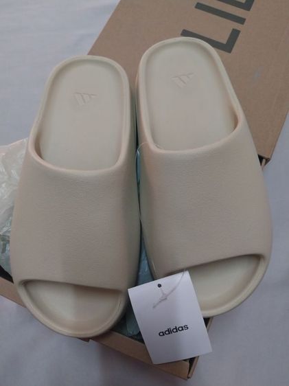 ขายรองเท้าแตะ adidas พร้อมกล่องใหม่ๆสีbone รูปที่ 3