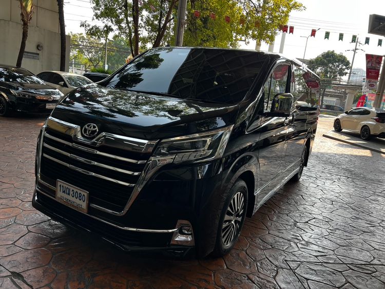 Toyota Majesty 2024 2.8 Premium Van ดีเซล ไม่ติดแก๊ส เกียร์อัตโนมัติ ดำ รูปที่ 2