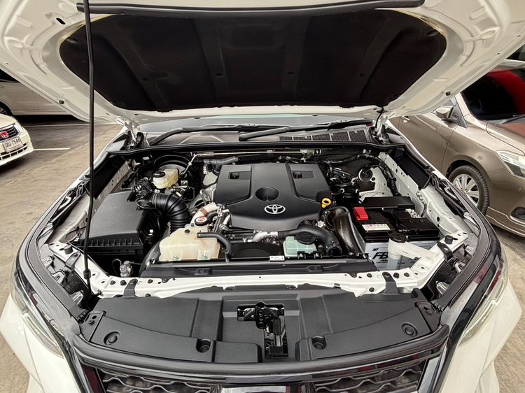 Toyota Fortuner 2025 2.4 Leader G Utility-car ดีเซล ไม่ติดแก๊ส เกียร์อัตโนมัติ ขาว รูปที่ 4