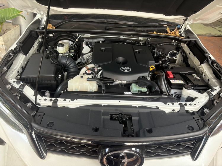 Toyota Fortuner 2025 2.4 Legender Utility-car ดีเซล ไม่ติดแก๊ส เกียร์อัตโนมัติ ขาว รูปที่ 4