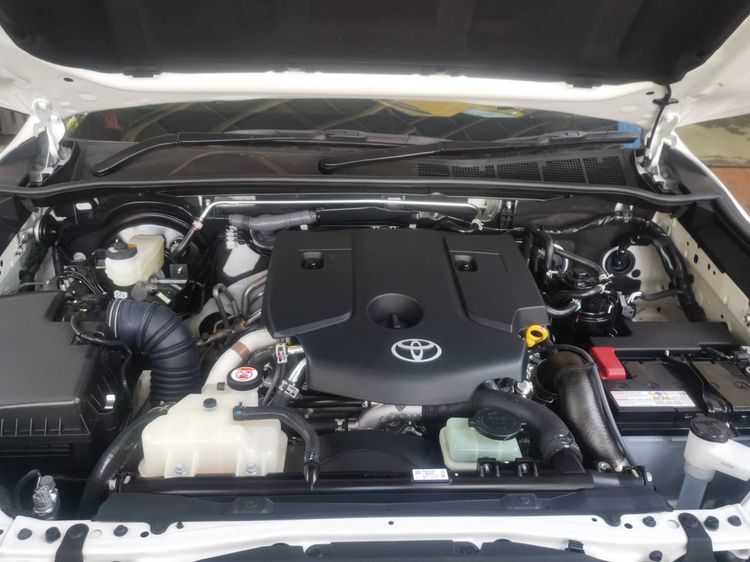 Toyota Fortuner 2025 2.8 GR Sport 4WD Utility-car ดีเซล ไม่ติดแก๊ส เกียร์อัตโนมัติ ขาว รูปที่ 4