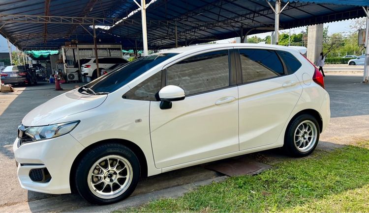 Honda Jazz 2019 1.5 S Sedan เบนซิน ไม่ติดแก๊ส เกียร์อัตโนมัติ ขาว รูปที่ 4