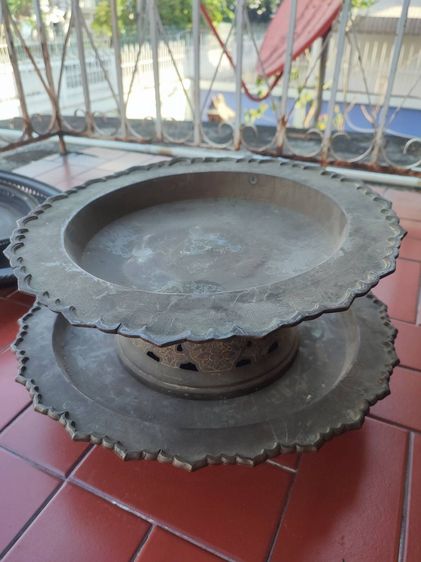 ขายเหมา 5 ใบ พานโตบ ถาดพาน งานทองเหลืองงานเก่าโบราณ   มีอายุ  รูปที่ 9