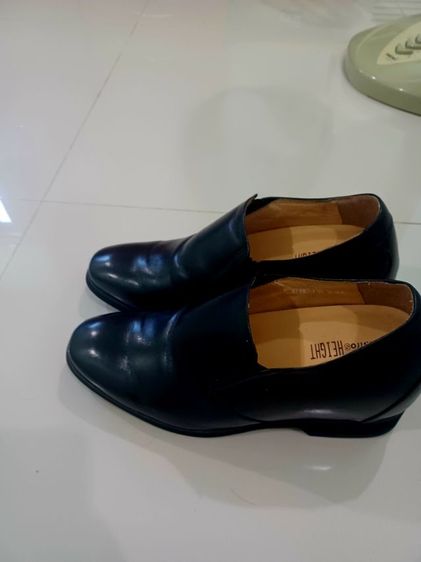 ขายรองเท้าเสริมความสูง มือสองสภาพมือหนึ่ง ซื้อมา 4200 ขาย 1,500 พึ่งใส่แค่ครั้งสองครั้ง มาอยู่ ตจว.ไม่ได้ใช้ รูปที่ 2
