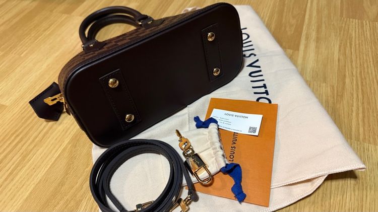 กระเป๋าหลุยส์ รูปที่ 2