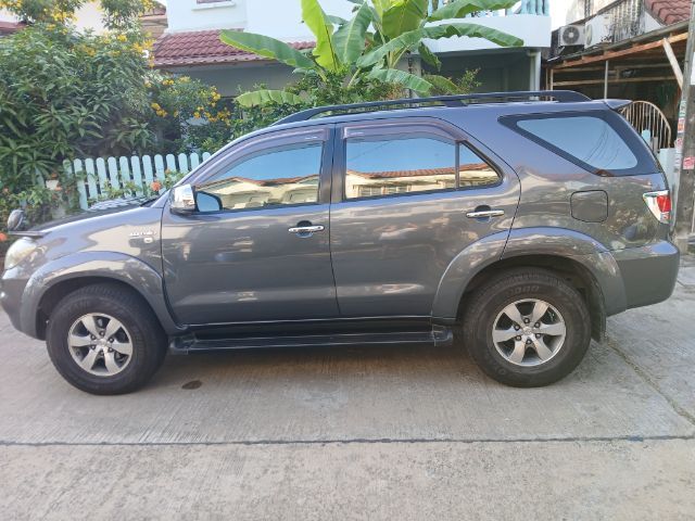 Toyota Fortuner 2006 3.0 V 4WD Utility-car ดีเซล ไม่ติดแก๊ส เกียร์อัตโนมัติ เทา รูปที่ 3