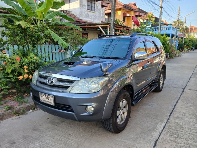 Toyota Fortuner 2006 3.0 V 4WD Utility-car ดีเซล ไม่ติดแก๊ส เกียร์อัตโนมัติ เทา รูปที่ 2