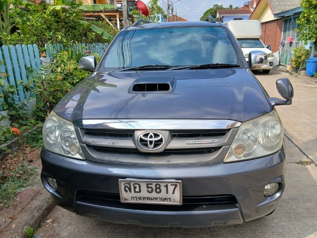 Toyota Fortuner 2006 3.0 V 4WD Utility-car ดีเซล ไม่ติดแก๊ส เกียร์อัตโนมัติ เทา รูปที่ 4