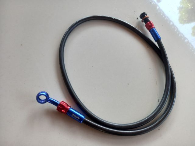 น่าจะสายน้ำมันเบรค