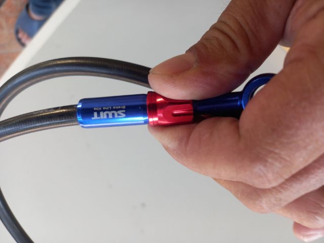 น่าจะสายน้ำมันเบรค รูปที่ 3