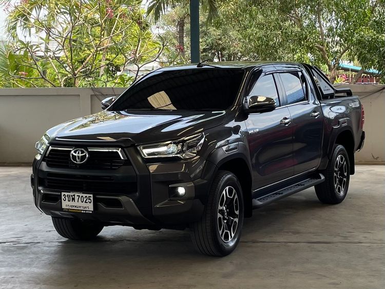 รถ Toyota Hilux Revo Double Cab 2.4 High Prerunner สี เทา