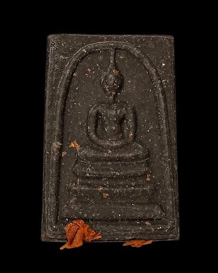 พิมพ์พระสมเด็จ หลังลายเซ็นต์ หลวงปู่หมุน เนื้อดำ โรยผงตะใบทอง ก้นฝังตะกรุดจีวร 2 ดอก พิธีสมปรารถนา