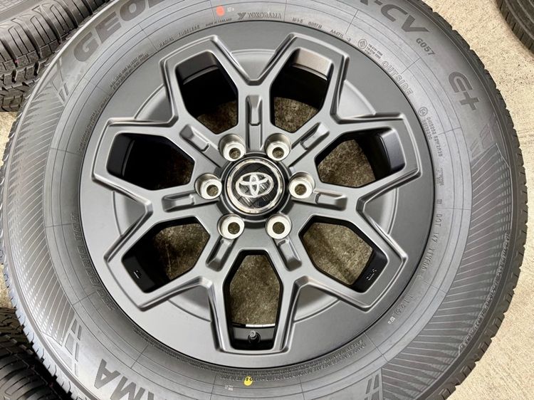 ล้อแม็ก TOYOTA TRAVO ขอบ 18”  ยาง YOKOHAMA 265-60R18 ปี 26 ตุ่มหน้ายางยังอยู่ รูปที่ 6