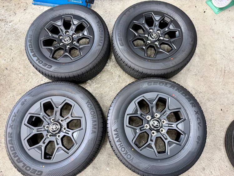 ล้อแม็ก TOYOTA TRAVO ขอบ 18”  ยาง YOKOHAMA 265-60R18 ปี 26 ตุ่มหน้ายางยังอยู่ รูปที่ 4