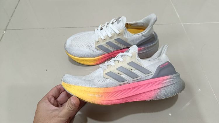 Adidas Ultraboost 5 ของแท้ 💯
