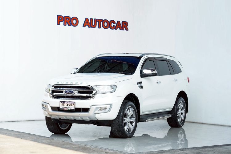 รถ Ford Everest 2.2 Titanium Plus สี ขาว