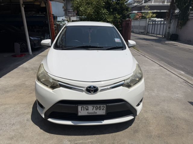 Toyota Vios 2013 1.5 E Sedan เบนซิน ไม่ติดแก๊ส เกียร์อัตโนมัติ ขาว รูปที่ 2