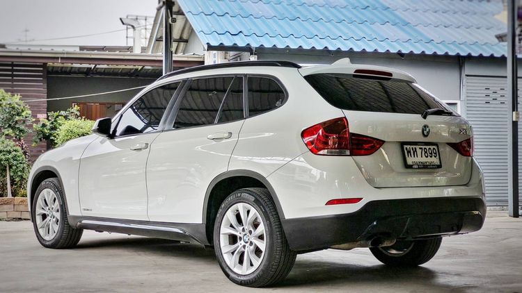BMW X1 2014 2.0 sDrive18i Sport Sedan เบนซิน ไม่ติดแก๊ส เกียร์อัตโนมัติ ขาว รูปที่ 3