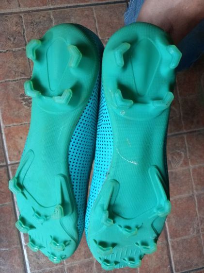 รองเท้าใหม่ รูปที่ 2