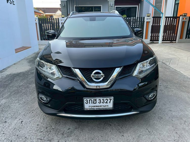 Nissan X-Trail 2015 2.5 V 4WD Utility-car เบนซิน ไม่ติดแก๊ส เกียร์อัตโนมัติ ดำ รูปที่ 2