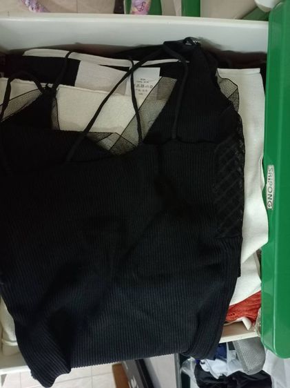เสื้อผ้า กางเกง กระเป๋า รองเท้า ชุดออกกำลังกาย เน้นแถมเพราะย้ายหอค่ะ รูปที่ 9